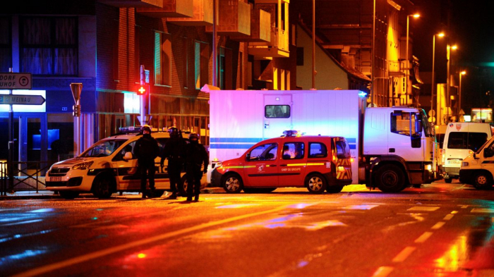 Au moins trois morts à Strasbourg, le tireur présumé est fiché S