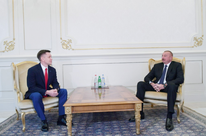 Presidente Ilham Aliyev recibe al ministro ruso