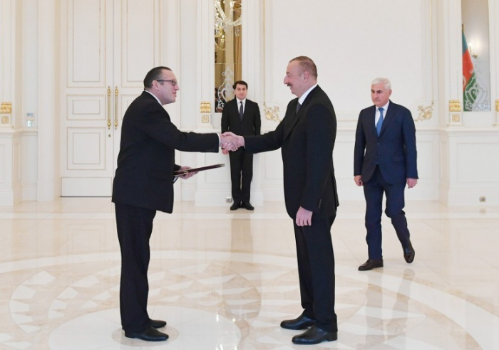 Ilham Aliyev recibió las cartas credenciales-Fotos