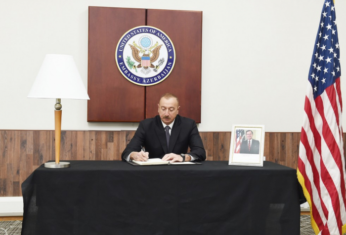 Staatspräsident Ilham Aliyev besucht US- Botschaft Baku