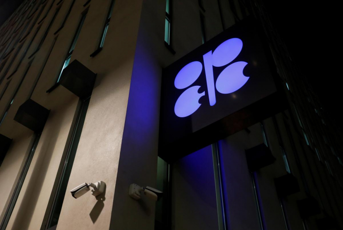 OPEC waiting for Russia before deciding level of oil cut