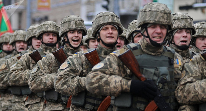 Ucrania incrementa su contingente militar en la frontera con Rusia