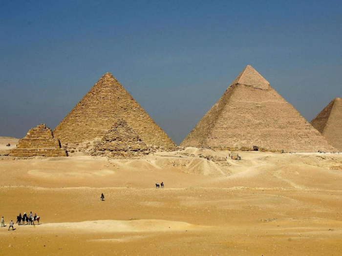 Egypt investigating couple pictured naked on top of Great Pyramid