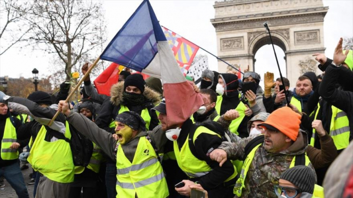 París investiga posible nexo ruso con protestas en Francia