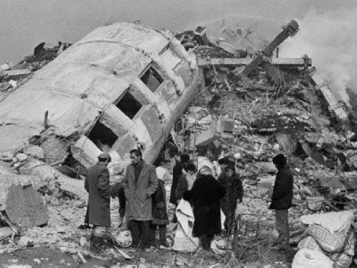 Pasan 30 años desde la tragedia de los azerbaiyanos que acudieron en ayuda de Spitak