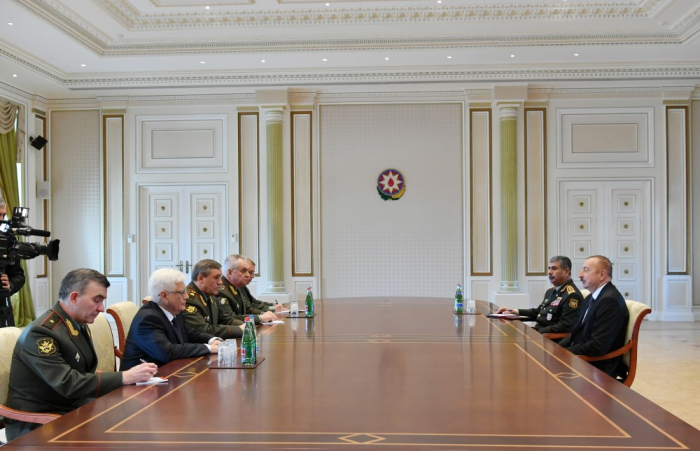  Ilham Aliyev a reçu le chef d’état-major des armées russes 