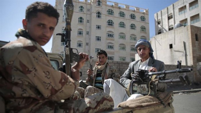  Yemen truce for lifeline port city 