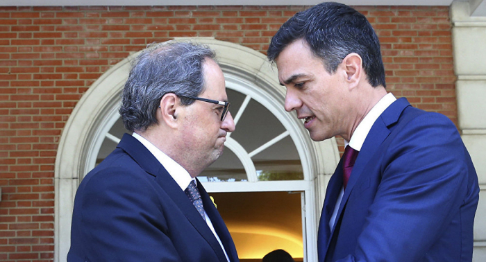 Sánchez ofrece reunión al presidente catalán y pide su colaboración para el 21-D