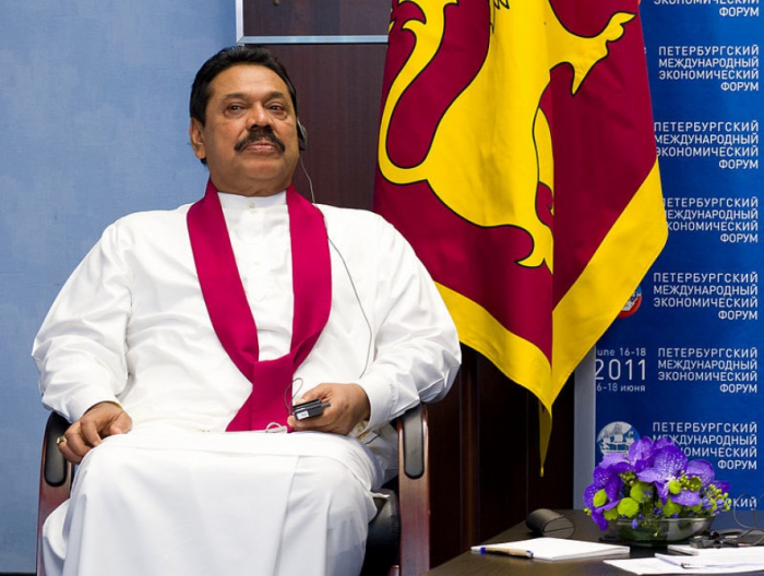 Şri-Lankanın baş naziri istefa verib
