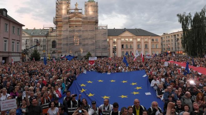Poland reinstates Supreme Court judges following EU ruling