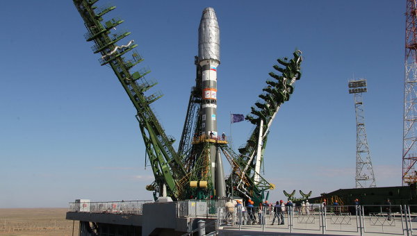 Soyuz carrier rocket with French spy satellite blasts off from Kourou spaceport