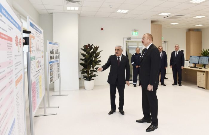   Präsident Ilham Aliyev weiht Bitumen-Produktionsanlage und LNG-Terminal ein  