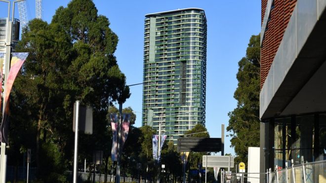 Sydney Opal Tower: Thousands evacuated after 