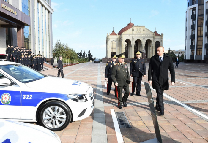    Prezident yeni polis maşınlarına baxdı -    FOTOLAR      