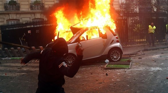 فرنسا: اجتماع حكومي لاحتواء "السترات الصفراء"