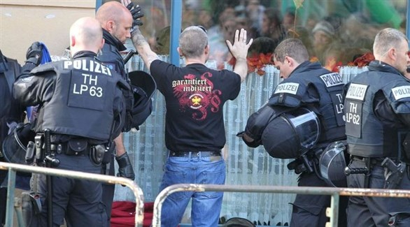 ألمانيا: الشرطة توقف حفلاً موسيقياً بسبب شعارات نازية