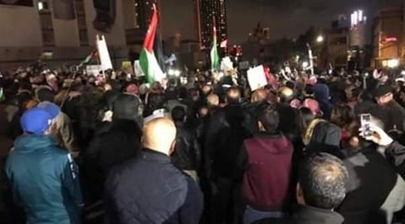 أردنيون يعتصمون من جديد بمحيط "الرابع" رفضاً للتقشف