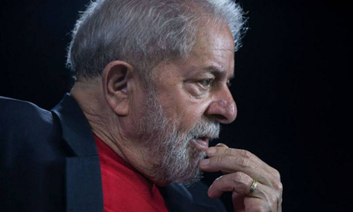 Brésil: un juge prend une décision qui pourrait libérer Lula de prison