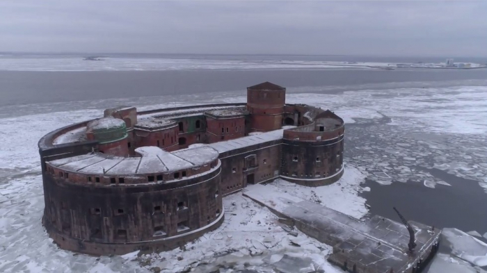 DRONE FOOTAGE captures eerie Tsars’ PLAGUE FORT in the middle of Gulf of Finland -     VIDEO    