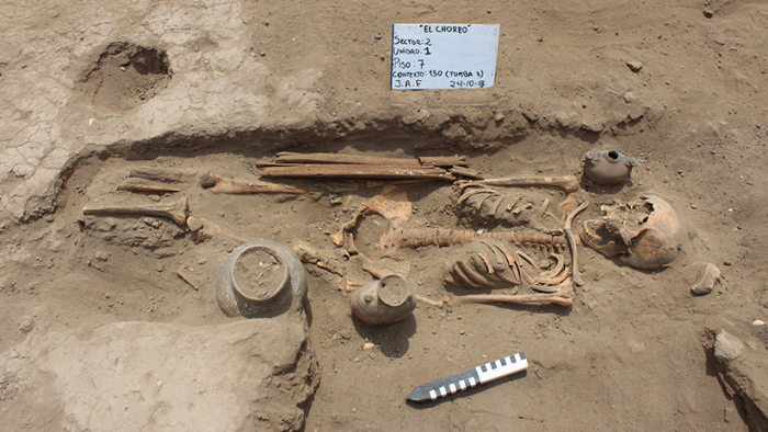     FOTOS:     Hallan en Perú un antiguo cementerio con cuerpos amputados en un ritual preincaico