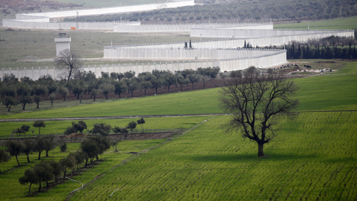   Reportan que Turquía envía un nuevo convoy militar a la frontera con Siria  