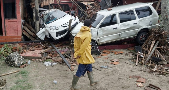   Indonesia tsunami leaves   222 dead, 843 injured    