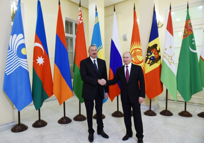 الرئيس الاذربيجاني يصل الى روسيا في زيارة رسمية