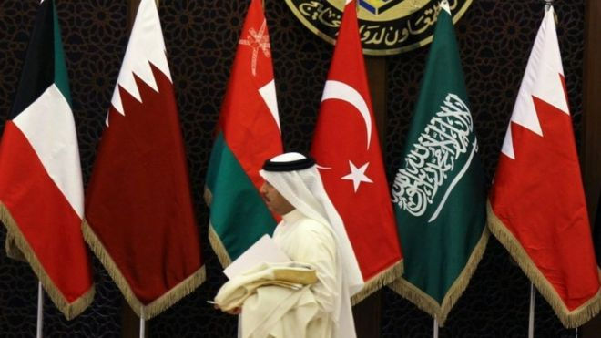 قمة خليجية في السعودية وسط استمرار الأزمة مع قطر