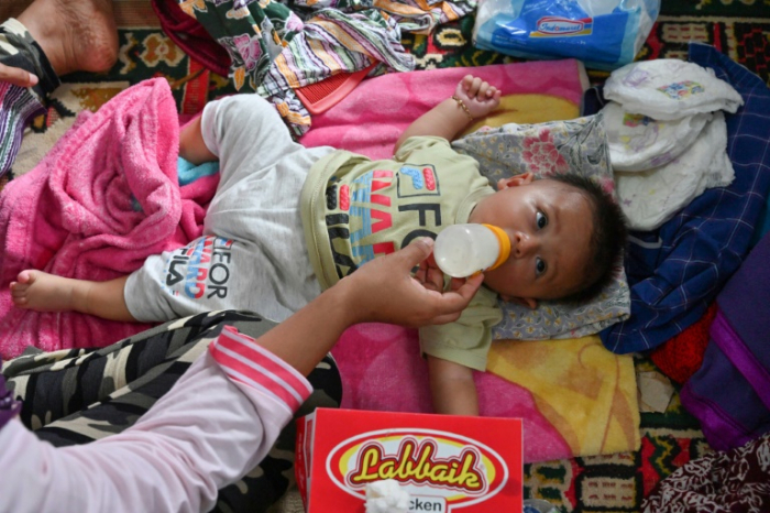   Indonésie:   les survivants du tsunami victimes de la faim et de la maladie