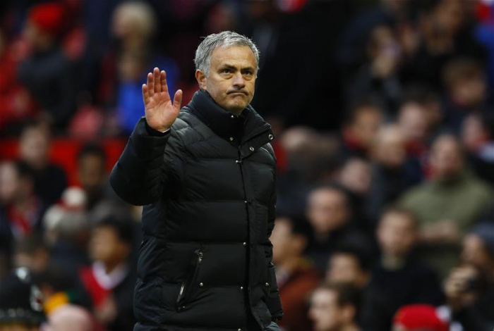   Football:  José Mourinho limogé par Manchester United 