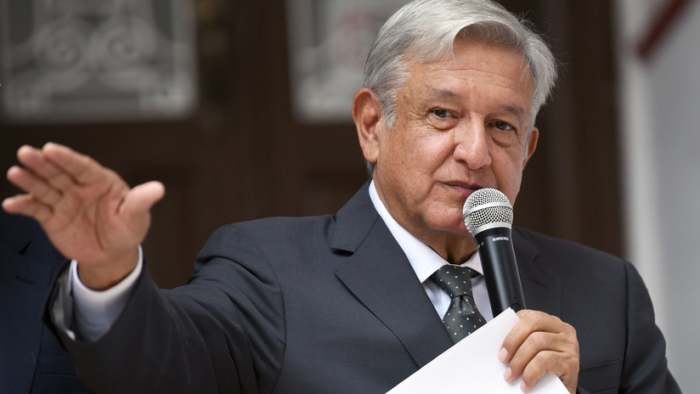 Suspenden la ley que impedía a los funcionarios ganar más que el presidente de México