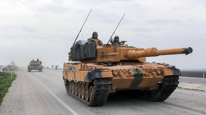   Türkei verstärkt Truppen an syrischer Grenze  