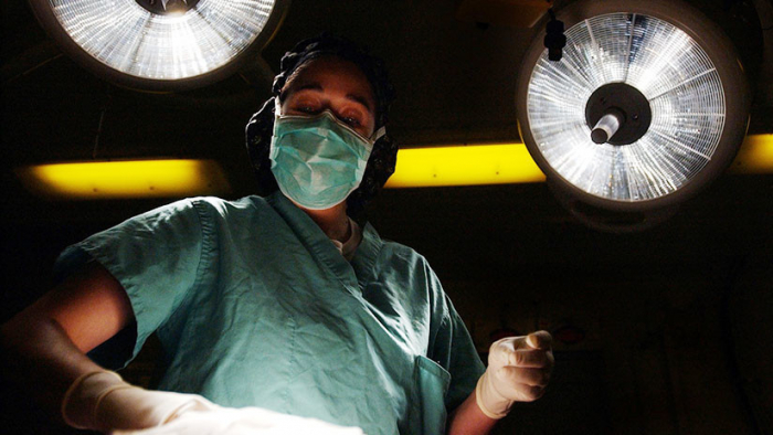 Dos médicos egipcios se pelean e hieren en plena cirugía