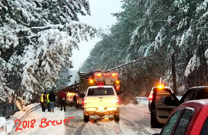 Un millar de vuelos cancelados y 300.000 personas sin luz es el balance de las nevadas en EE.UU.