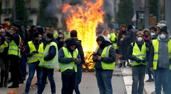 فرنسا: ماكرون يتوعد "السترات الصفراء" بإجراءت قضائية قاسية