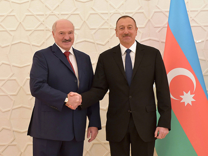   Alexander Lukashenko felicita a Ilham Aliyev  