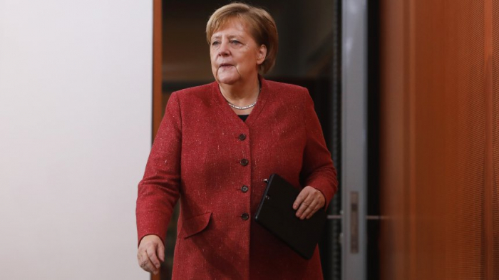 Merkel lässt Merz abblitzen