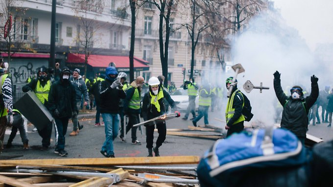 Macron kritisiert "Gelbwesten"-Proteste