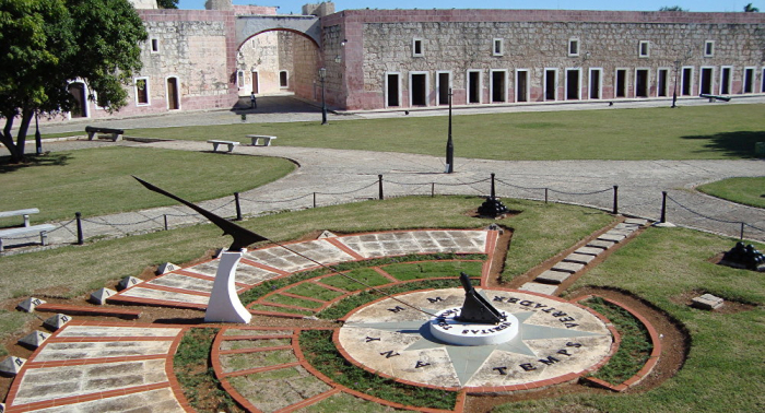 Sofocan incendio en inmediaciones del castillo-museo de La Cabaña en La Habana