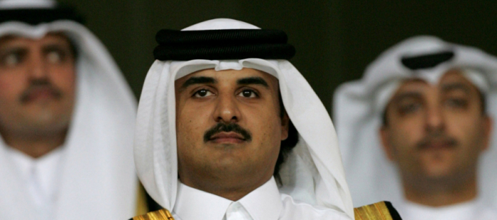 قطر تكشف سر غياب أميرها عن قمة الخليج في السعودية..
