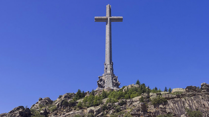   España  : El Gobierno desaconseja la inhumación de Franco en la Catedral de la Almudena en Madrid