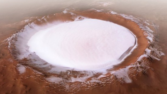 La sonda Mars Express capta un cráter gigante repleto de hielo en Marte