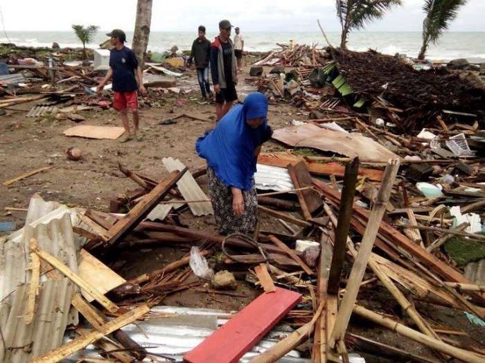 Indonesia tsunami 2018: death toll rises to 281 after Sunda Strait disaster|UPDATED