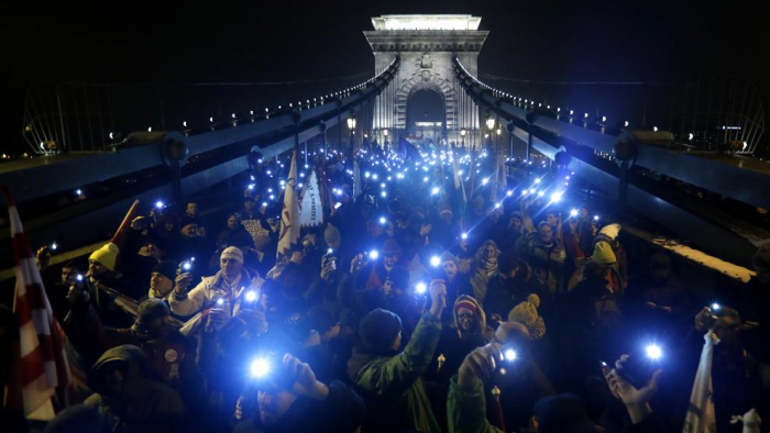 La ley laboral levanta la primera protesta unitaria contra Orbán en Hungría