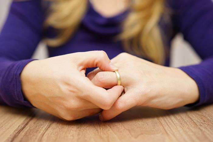    “Boşanmaların sayının artması normal haldır” -    Dövlət Komitəsi      