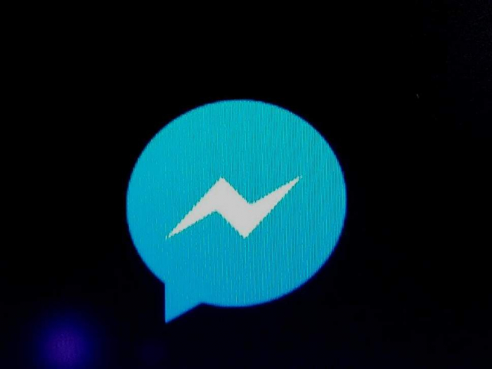   Facebook   Messenger tests Dark Mode to put less strain on users