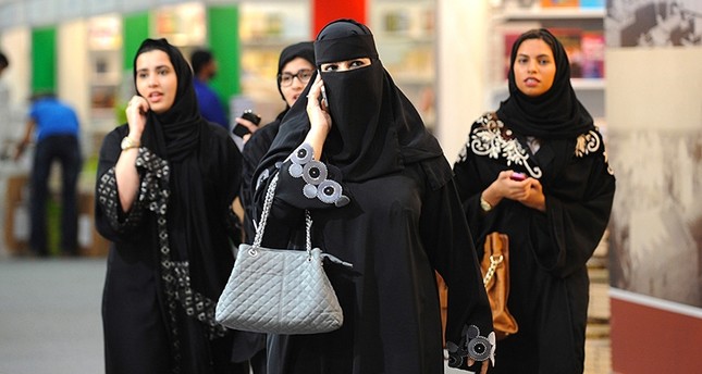 Saudi women to be informed of divorce via text message