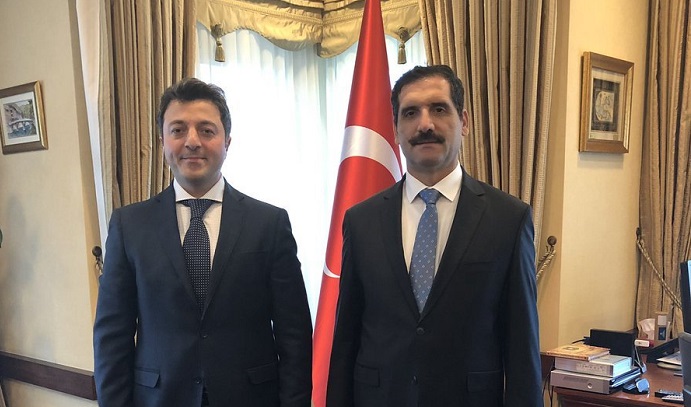   Chef der aserbaidschanischen Gemeinschaft der Region Berg-Karabach traf mit dem türkischen Botschafter zusammen  