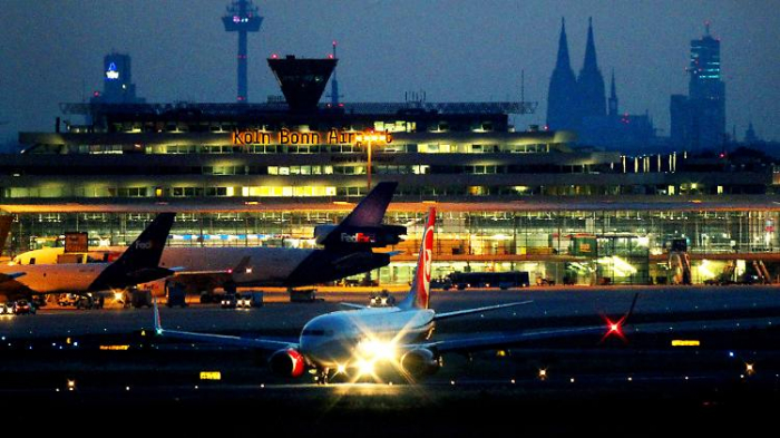 Warnstreik an Flughäfen laufen - massive Ausfälle erwartet