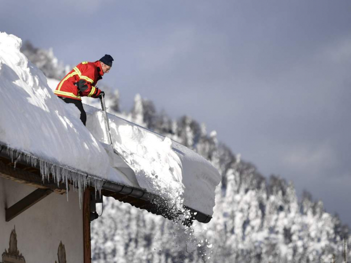 Heavy snow and avalanches leave 21 dead across Europe